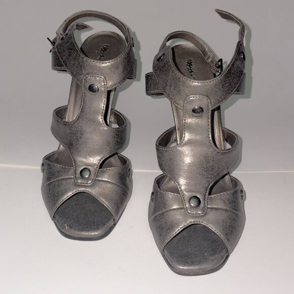 Mossimo Silver Strappy Open Toe Shoes - Picture 1 of 2